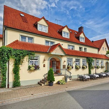 Brauereigasthof Zum Loewenbraeu Adelsdorf Buitenkant foto