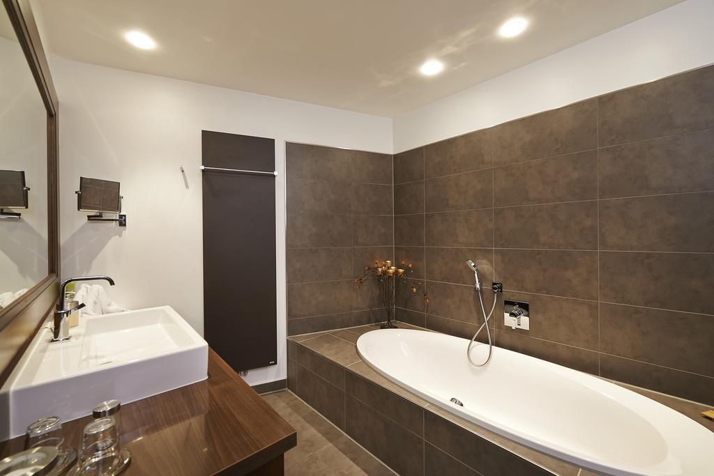 Brauereigasthof Zum Loewenbraeu Adelsdorf Kamer foto