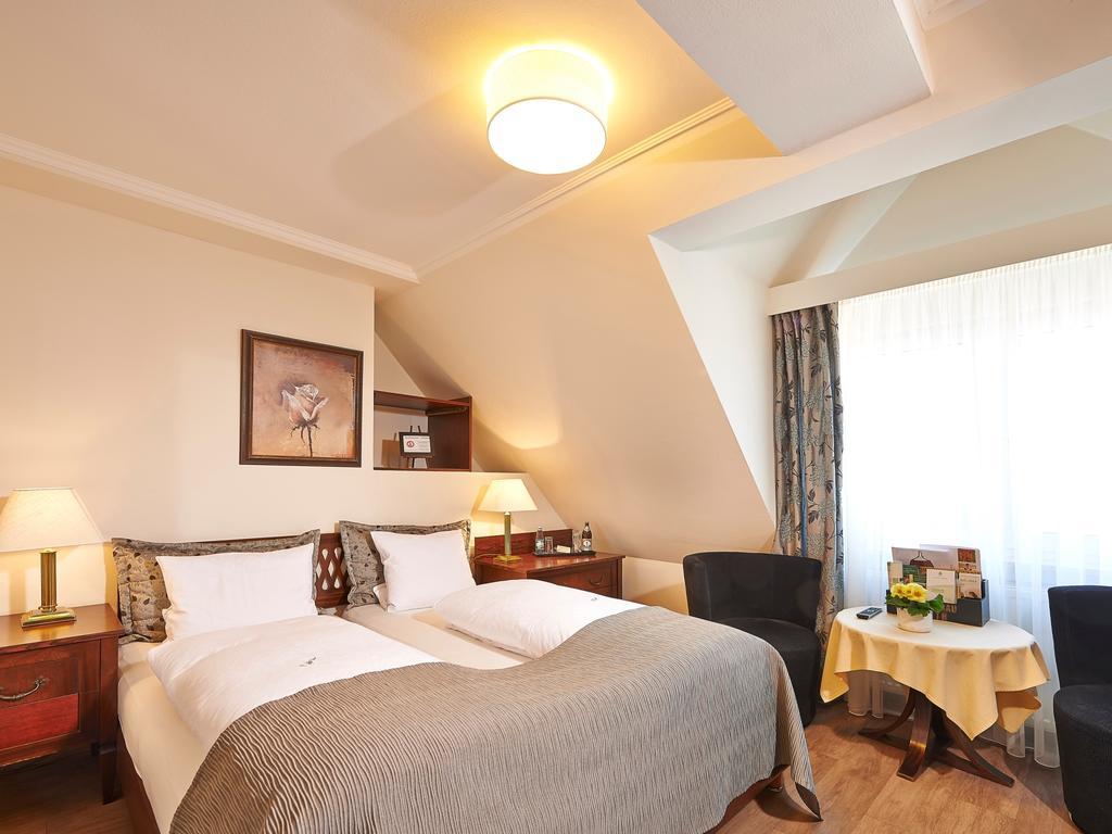 Brauereigasthof Zum Loewenbraeu Adelsdorf Kamer foto