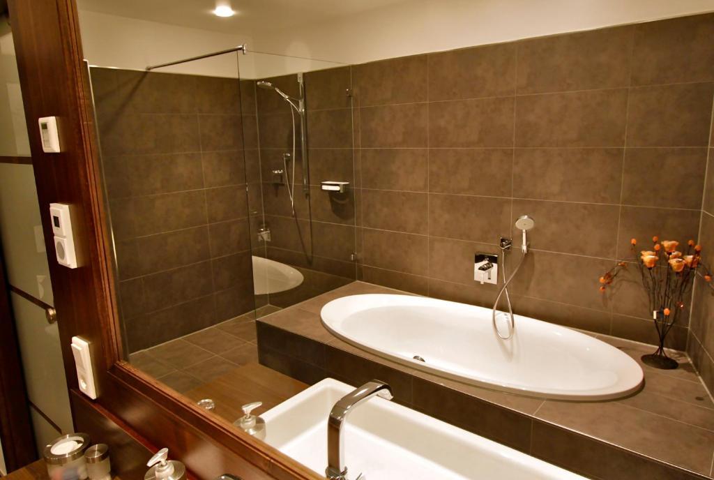 Brauereigasthof Zum Loewenbraeu Adelsdorf Kamer foto